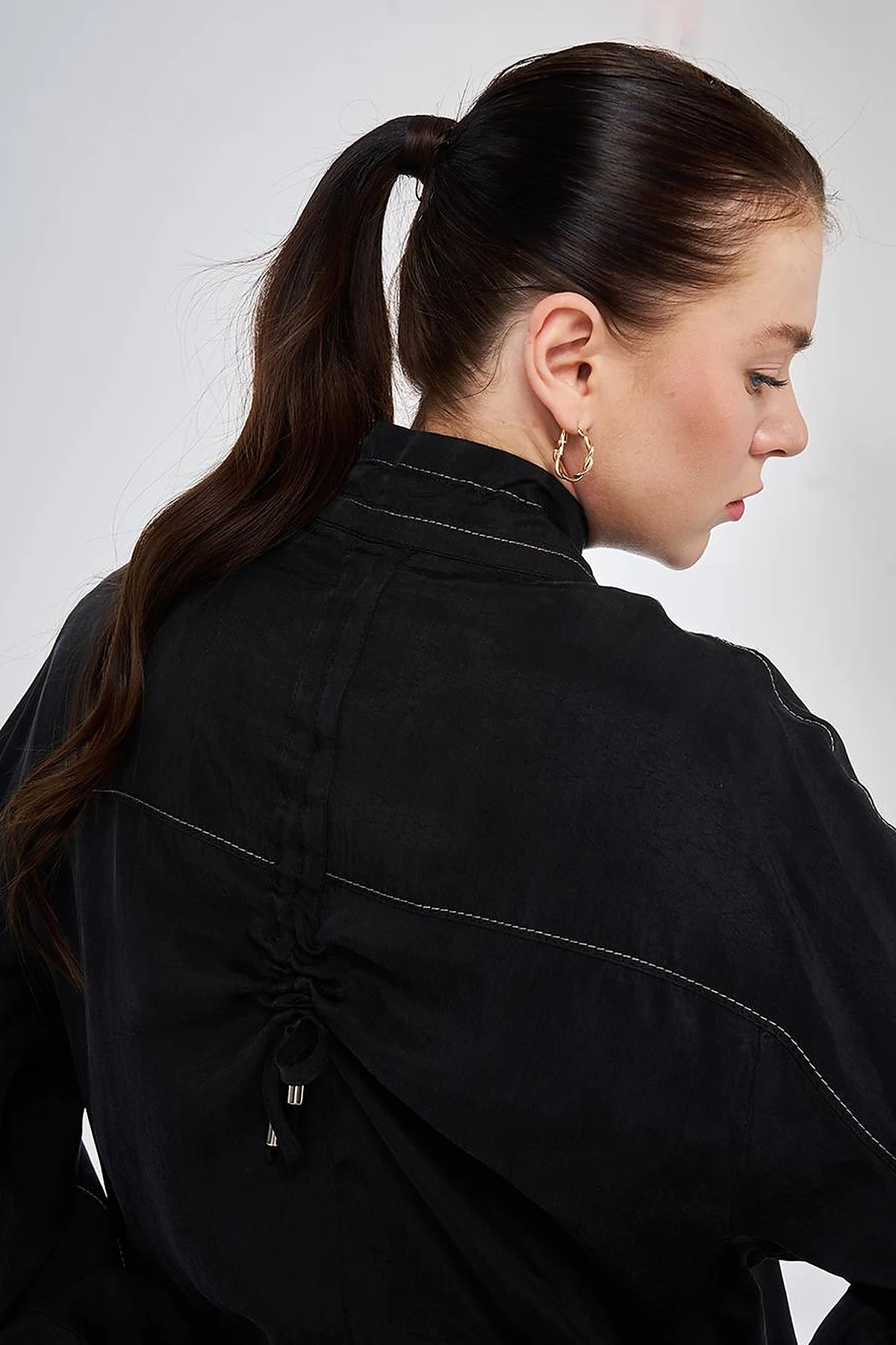100% Lyocell High Collar Throw-On Black