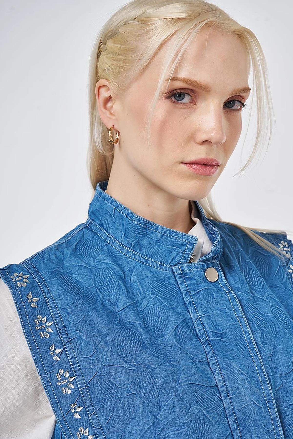 Hotfix Printed Embossed Pattern Vest Indigo