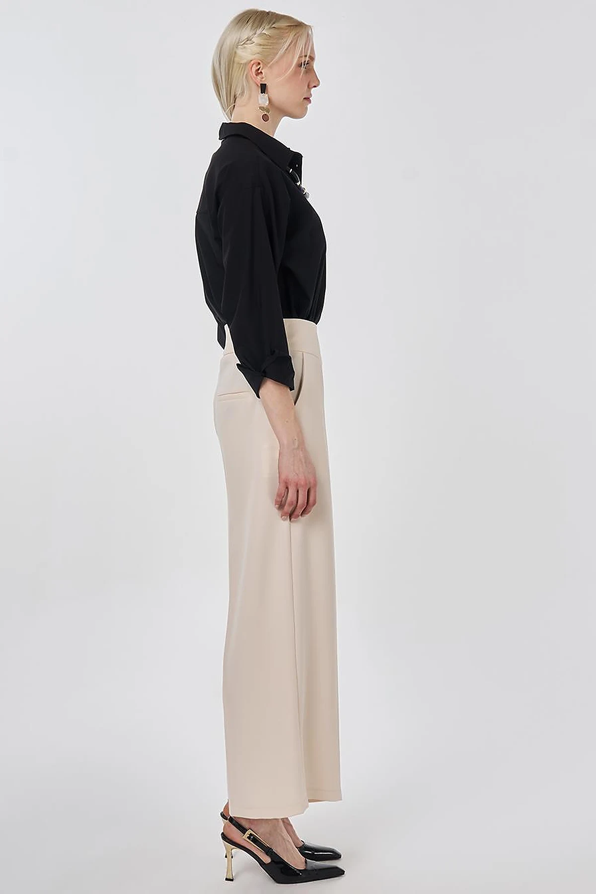 Basic Relaxed Fit Trousers Cream