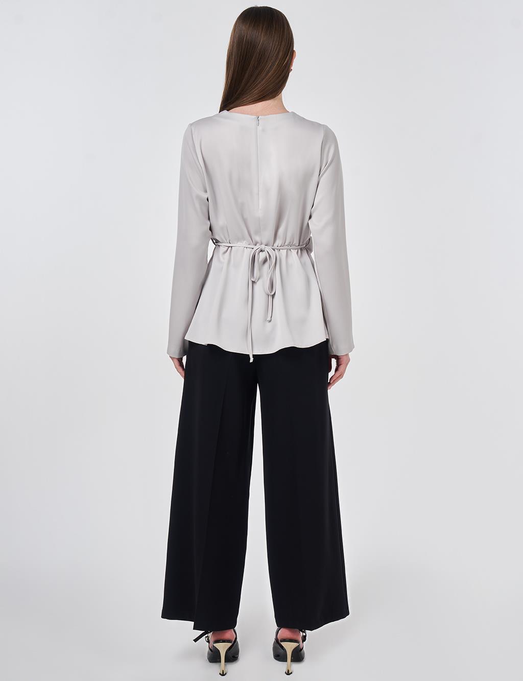 Gül Motifli Saten Bluz Açık Gri