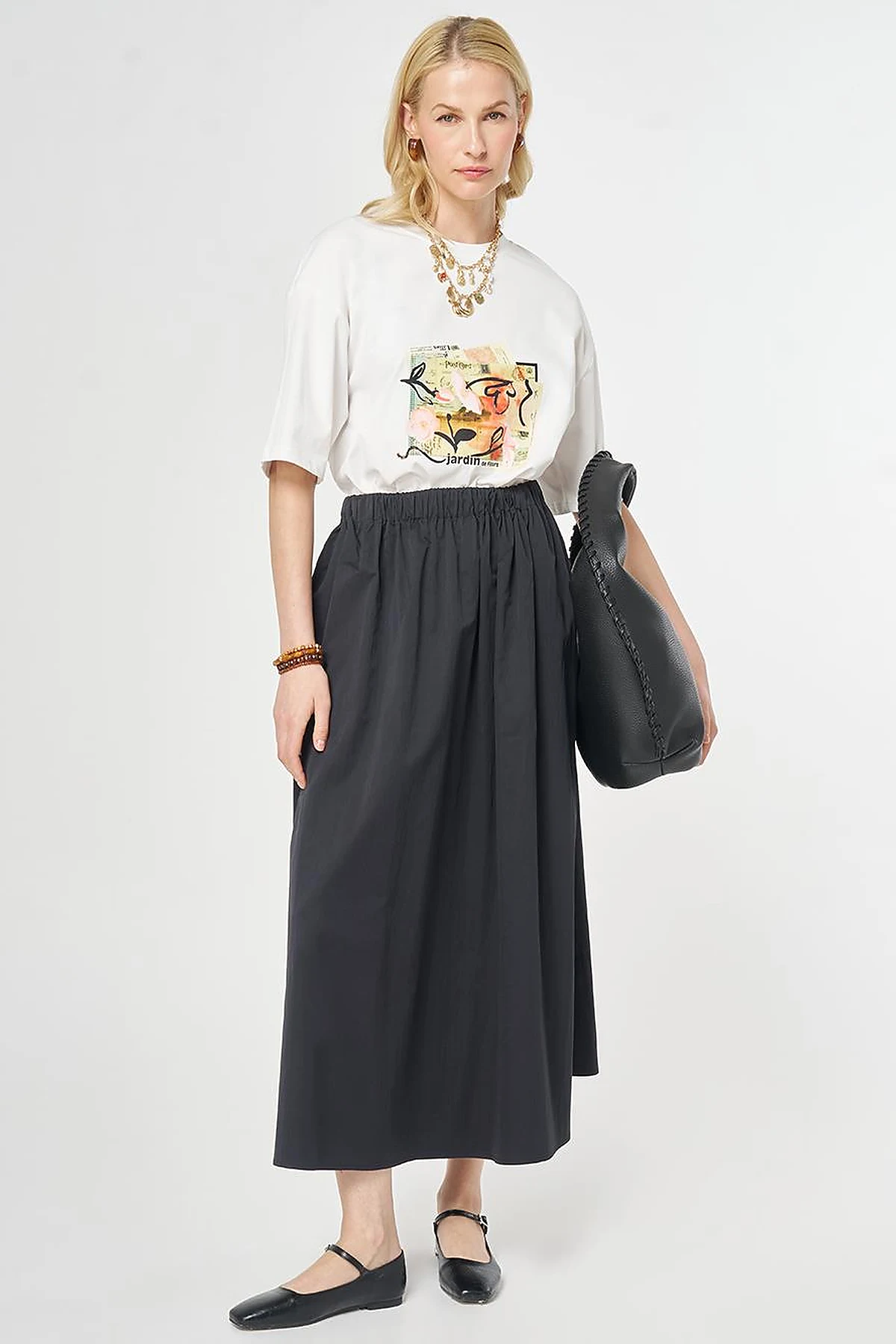 Pocket-Detailed A-Line Skirt Black