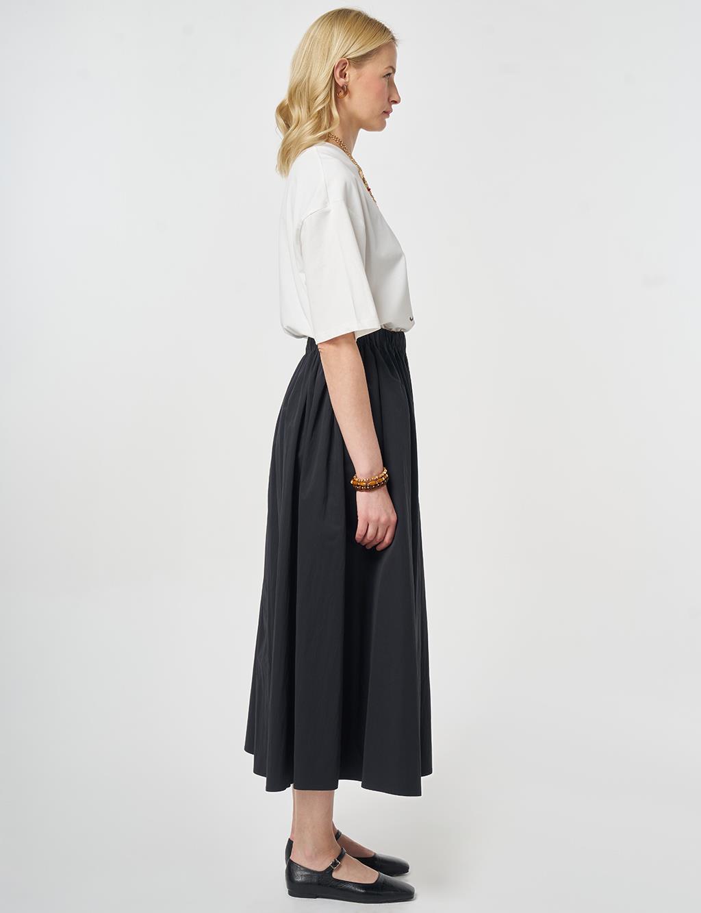 Pocket-Detailed A-Line Skirt Black