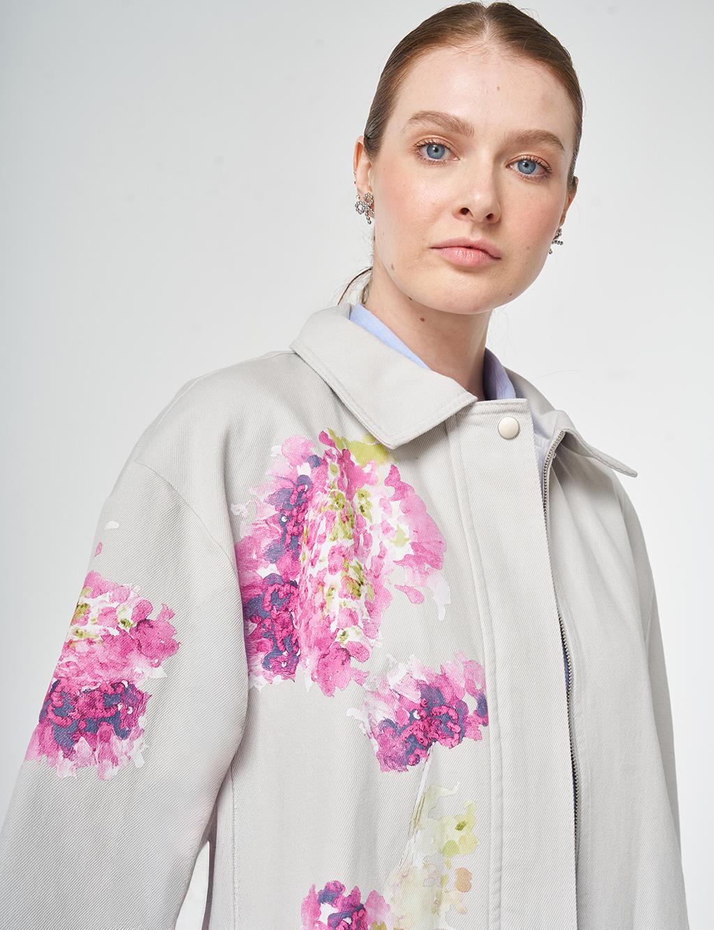 Floral Baskı Detaylı Kap Açık Gri 