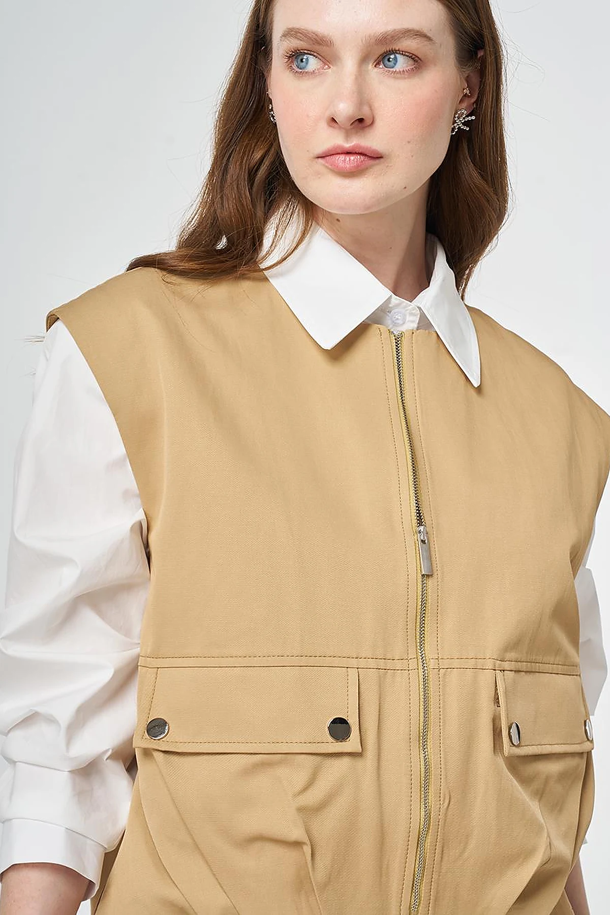 Zipper Closure Short Vest, Beige