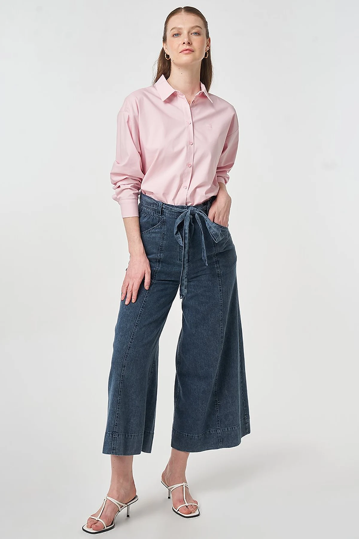 Kuşak Detaylı Yıkamalı Denim Pantolon Mavi