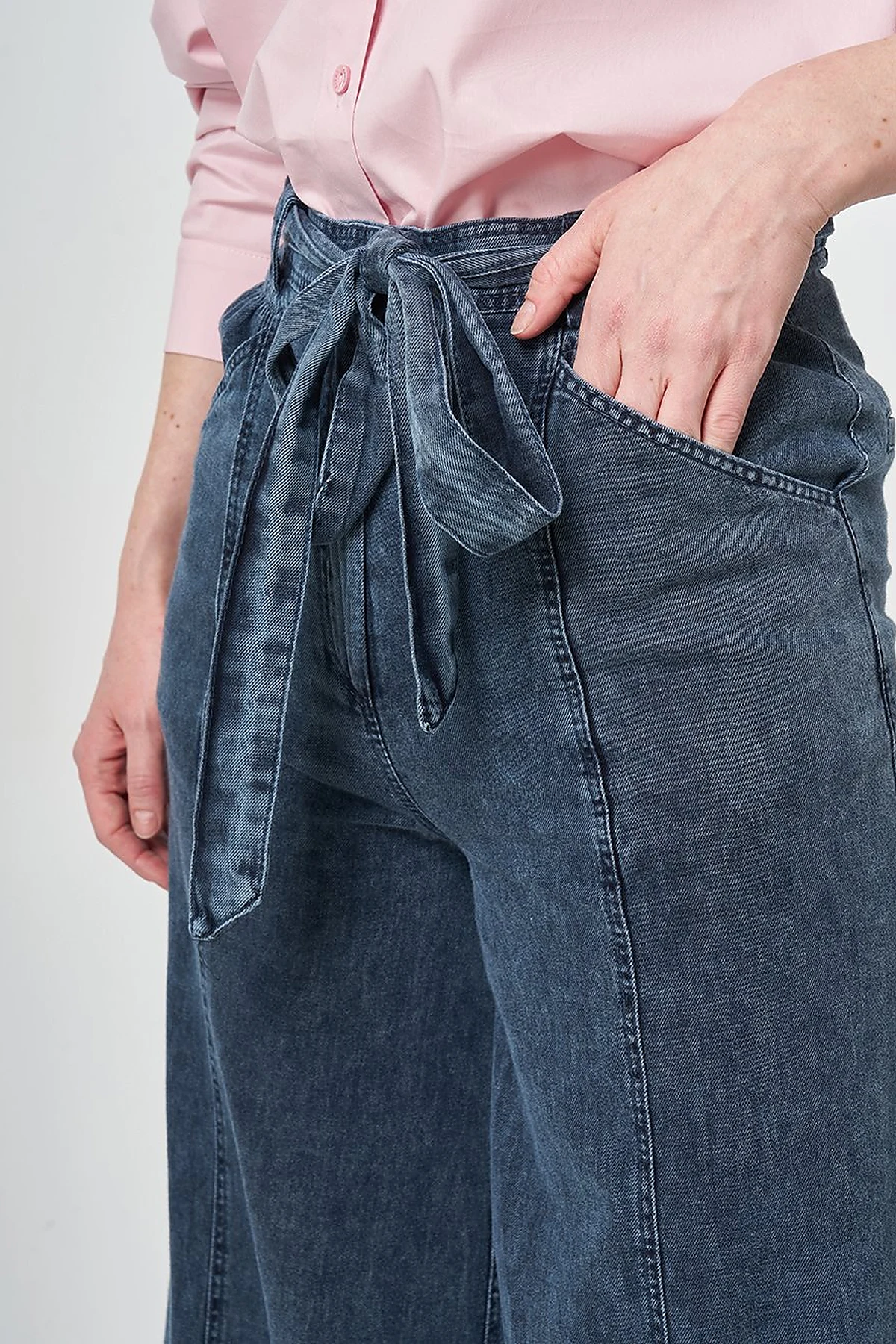 Kuşak Detaylı Yıkamalı Denim Pantolon Mavi