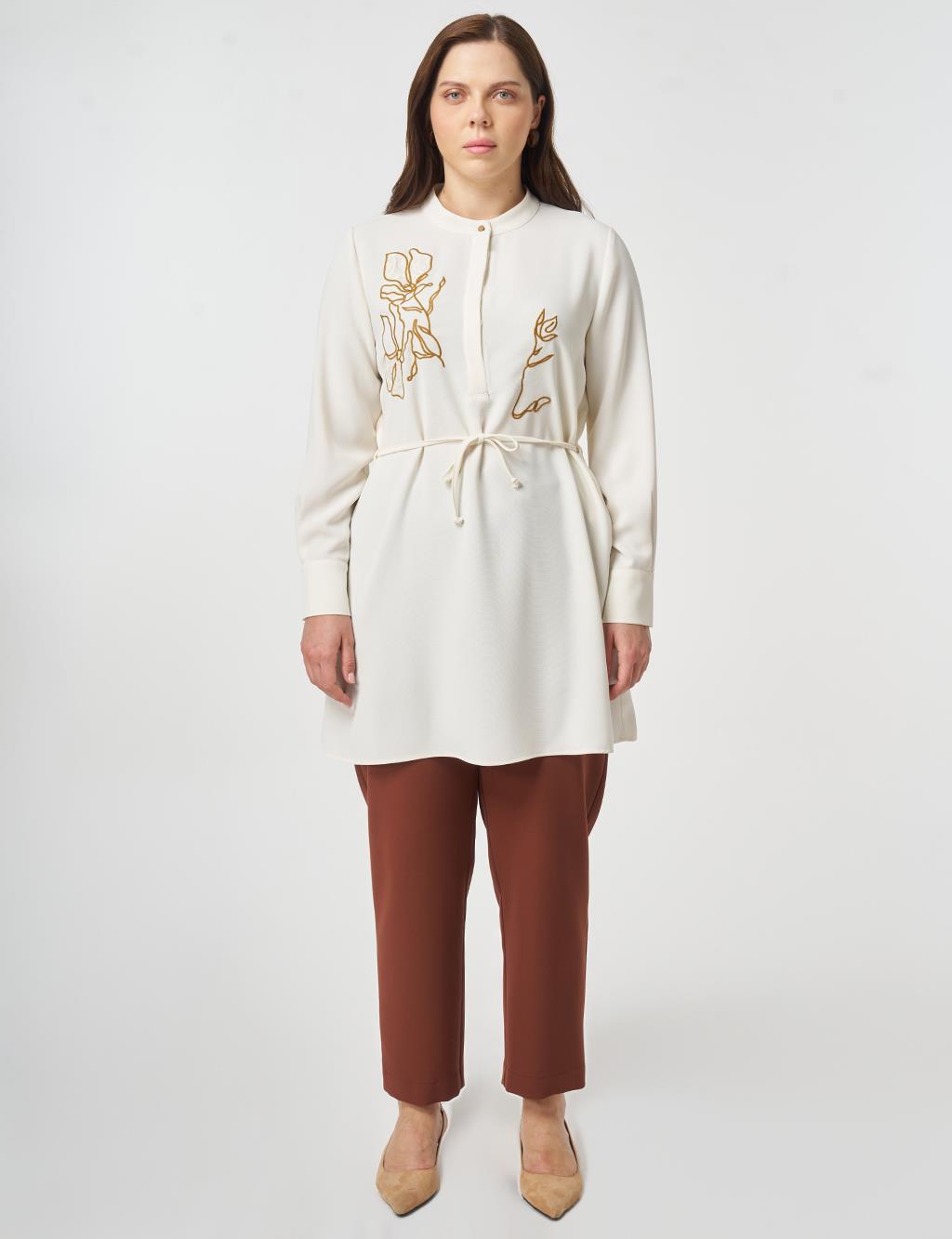 Nakış İşlemeli Hakim Yaka Krep Tunik Ekru