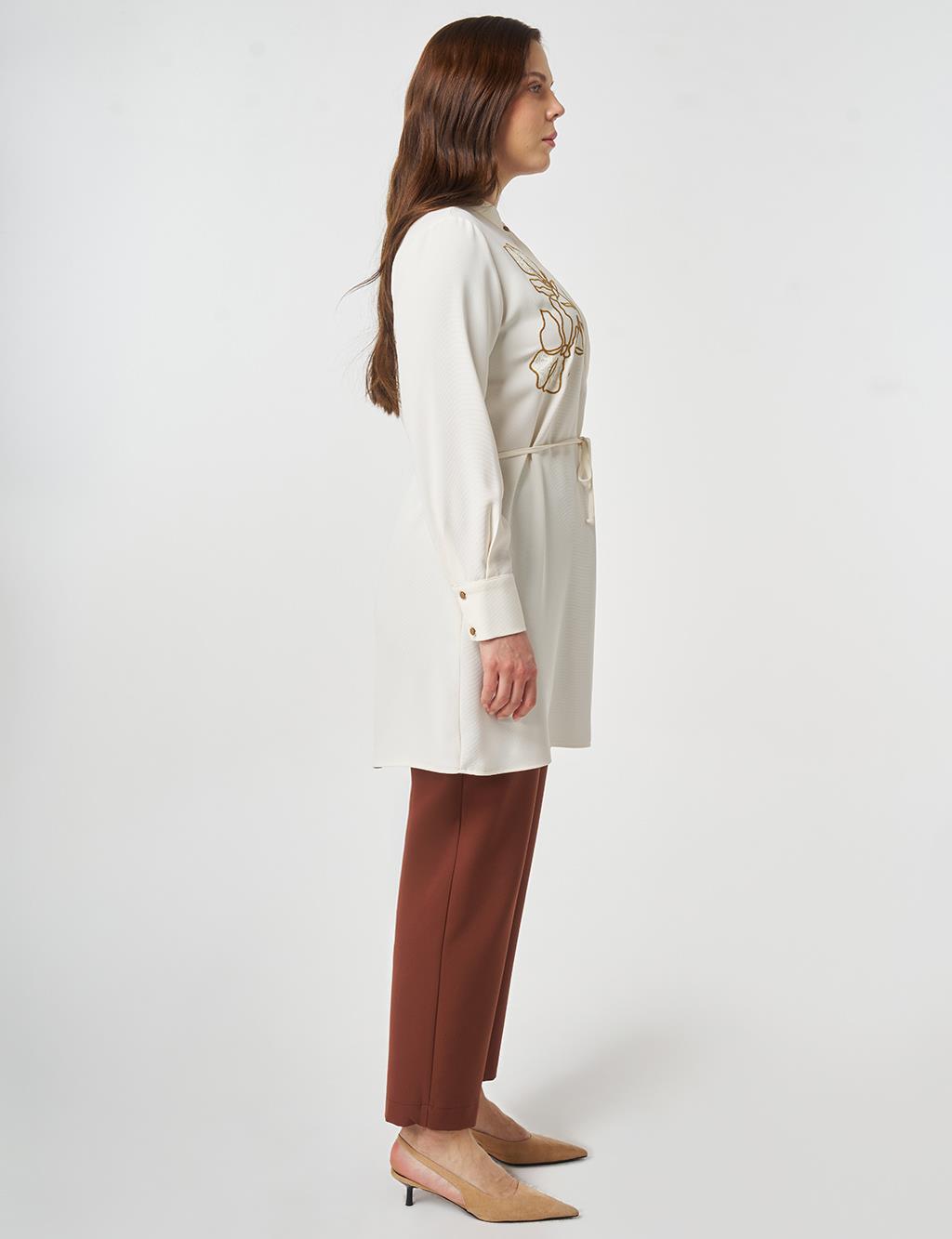 Nakış İşlemeli Hakim Yaka Krep Tunik Ekru