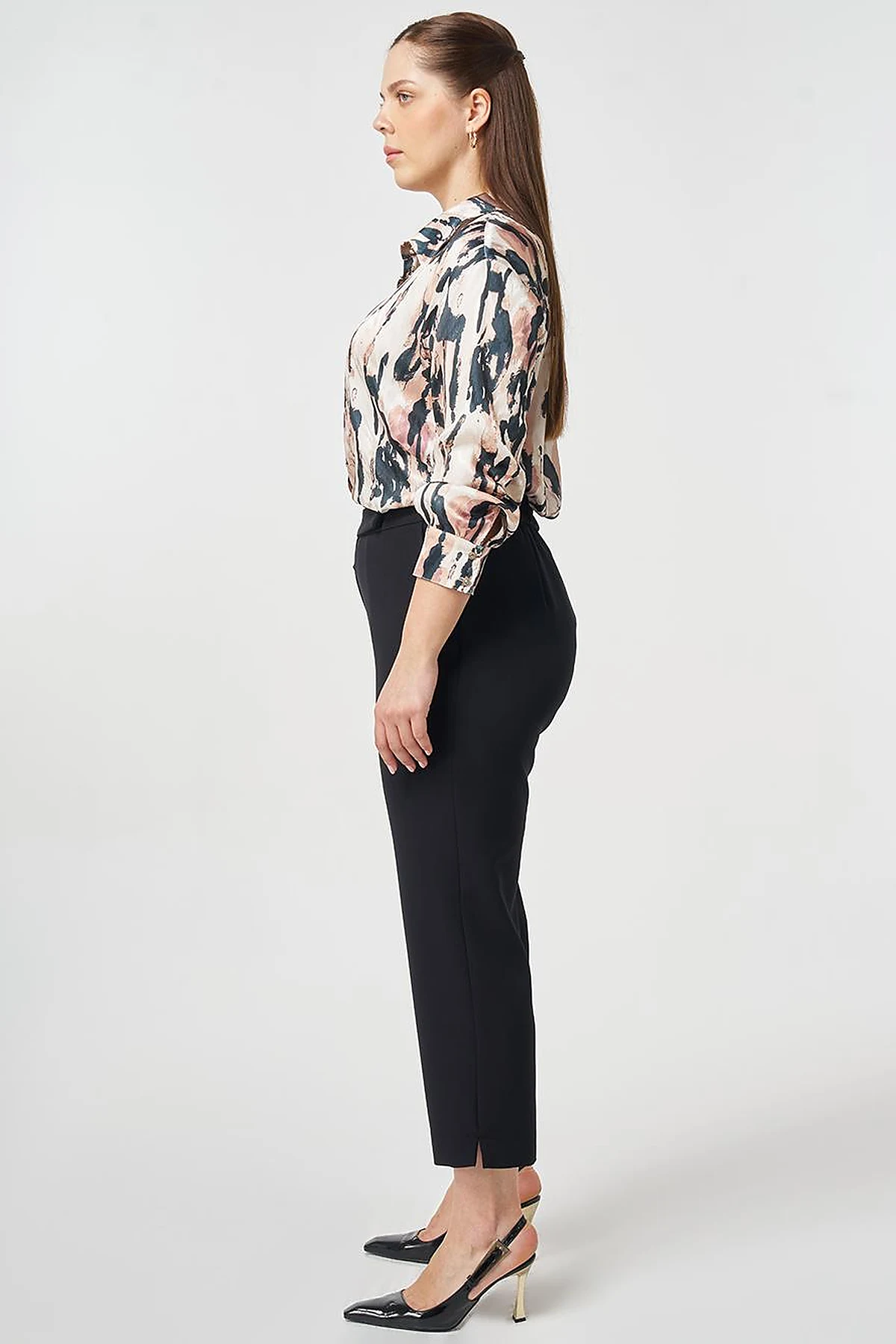 Carrot Cut Pants Black