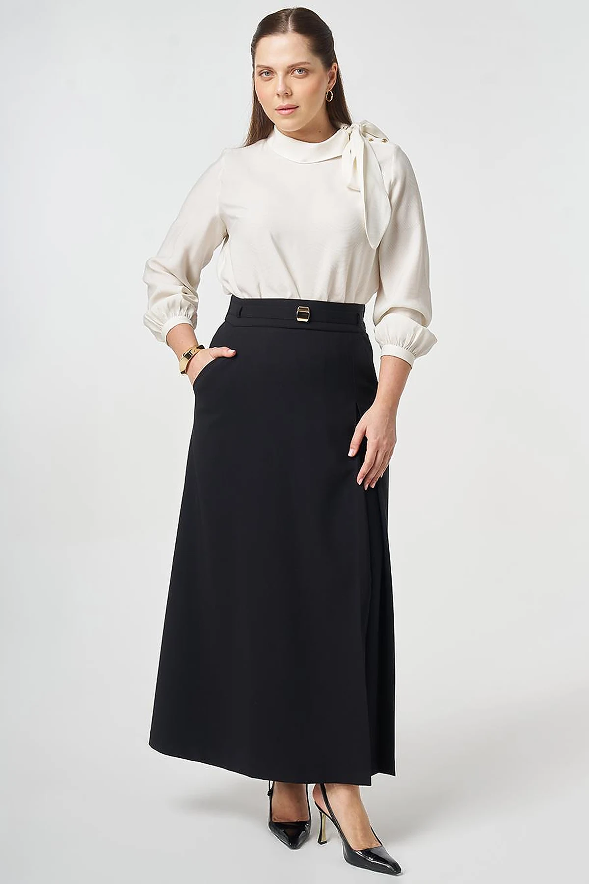Buckle Detail Flared Skirt Black