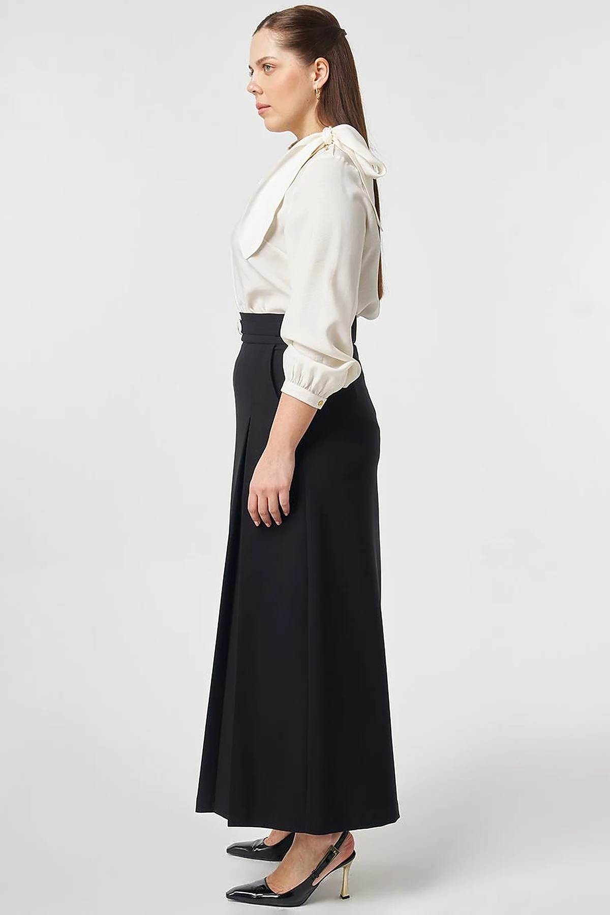 Buckle Detail Flared Skirt Black
