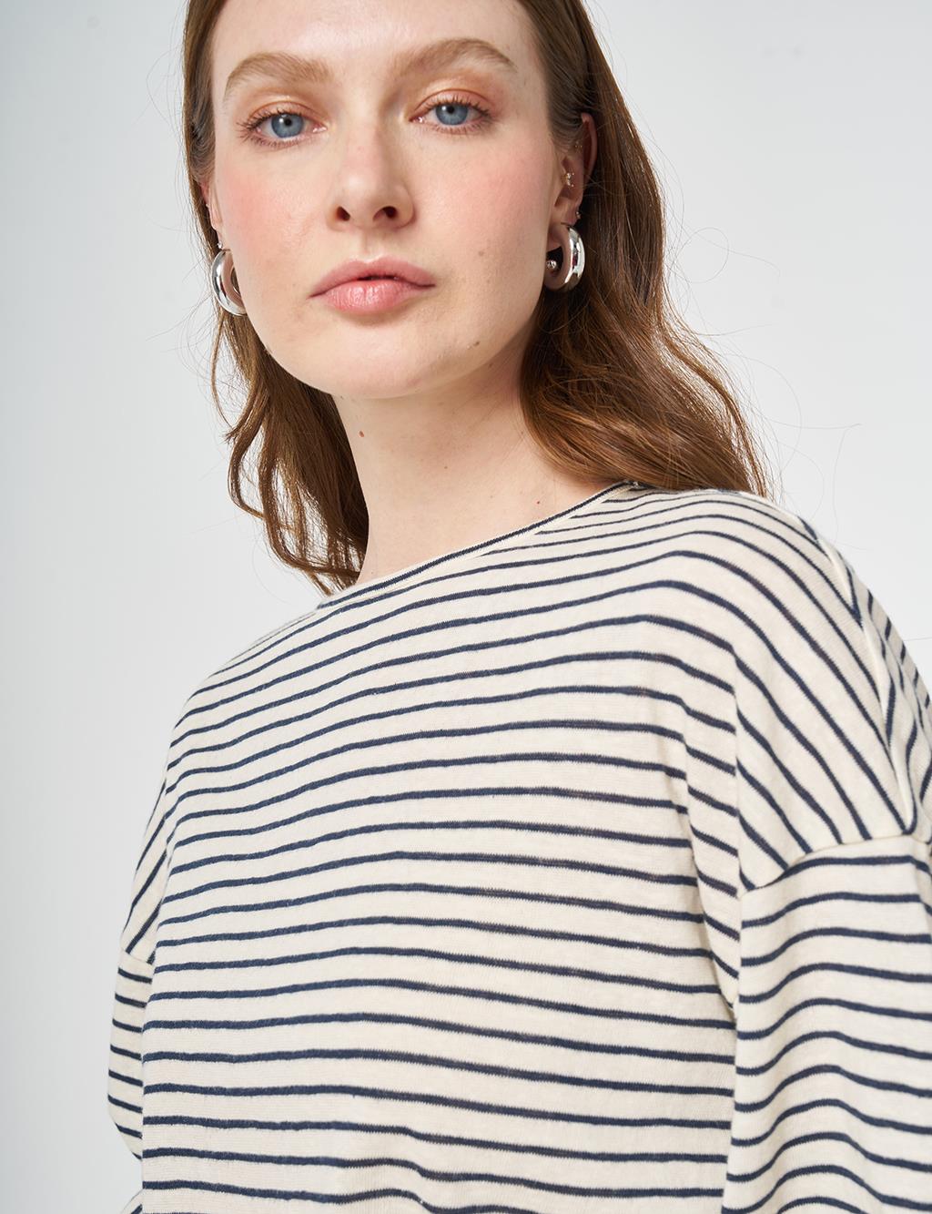 Striped Pattern Knit Set Navy