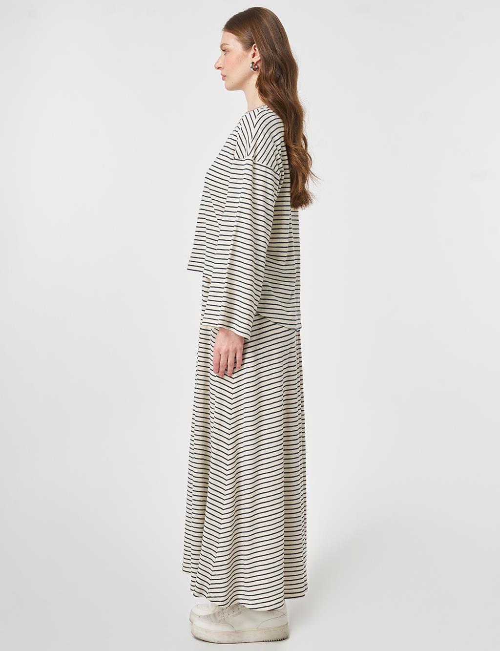 Striped Pattern Knit Set Navy