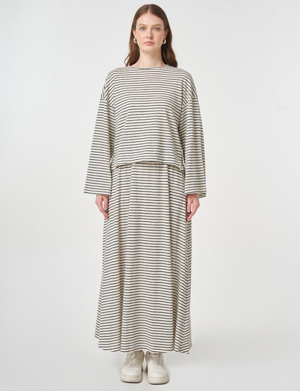 Striped Pattern Knit Set Navy