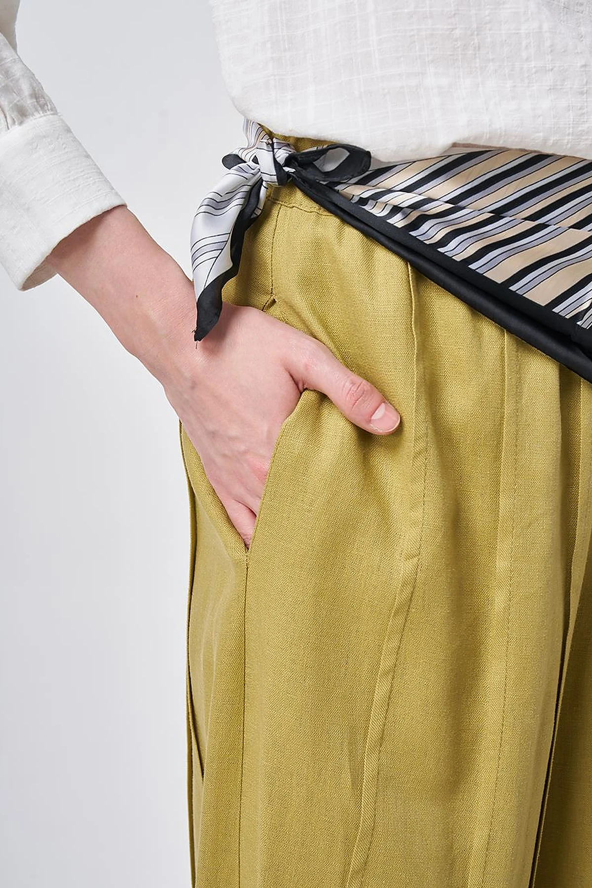 Panel-Stitched Linen Lyocell Trousers Olive Green