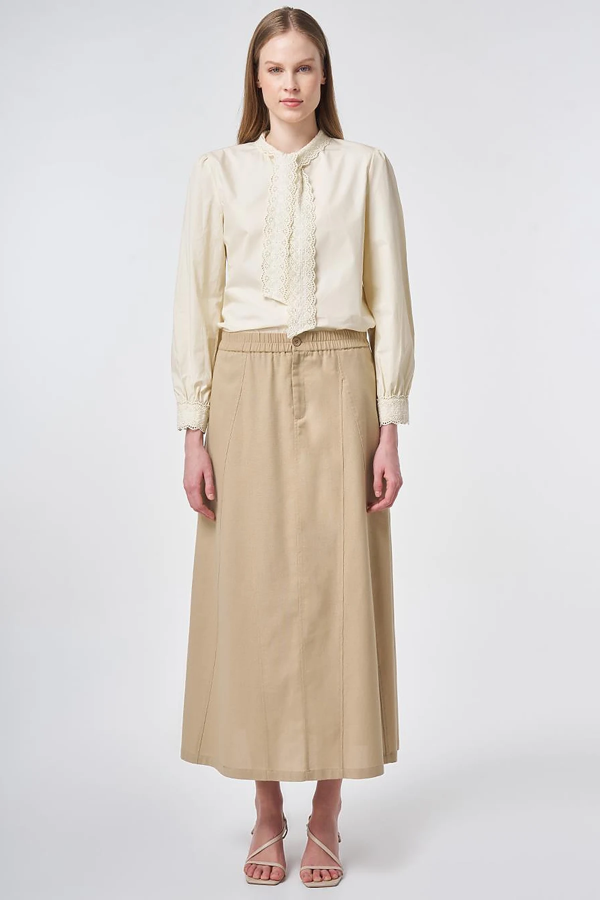 Piece Stitched Bell Skirt Beige