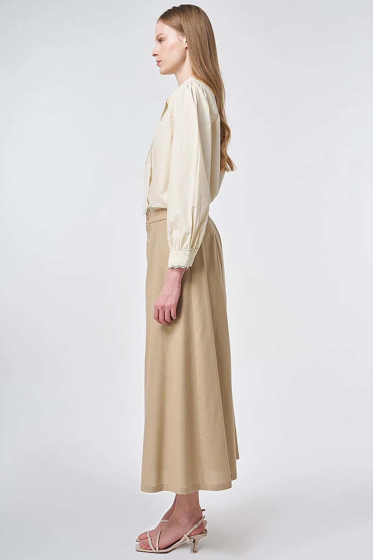 Piece Stitched Bell Skirt Beige