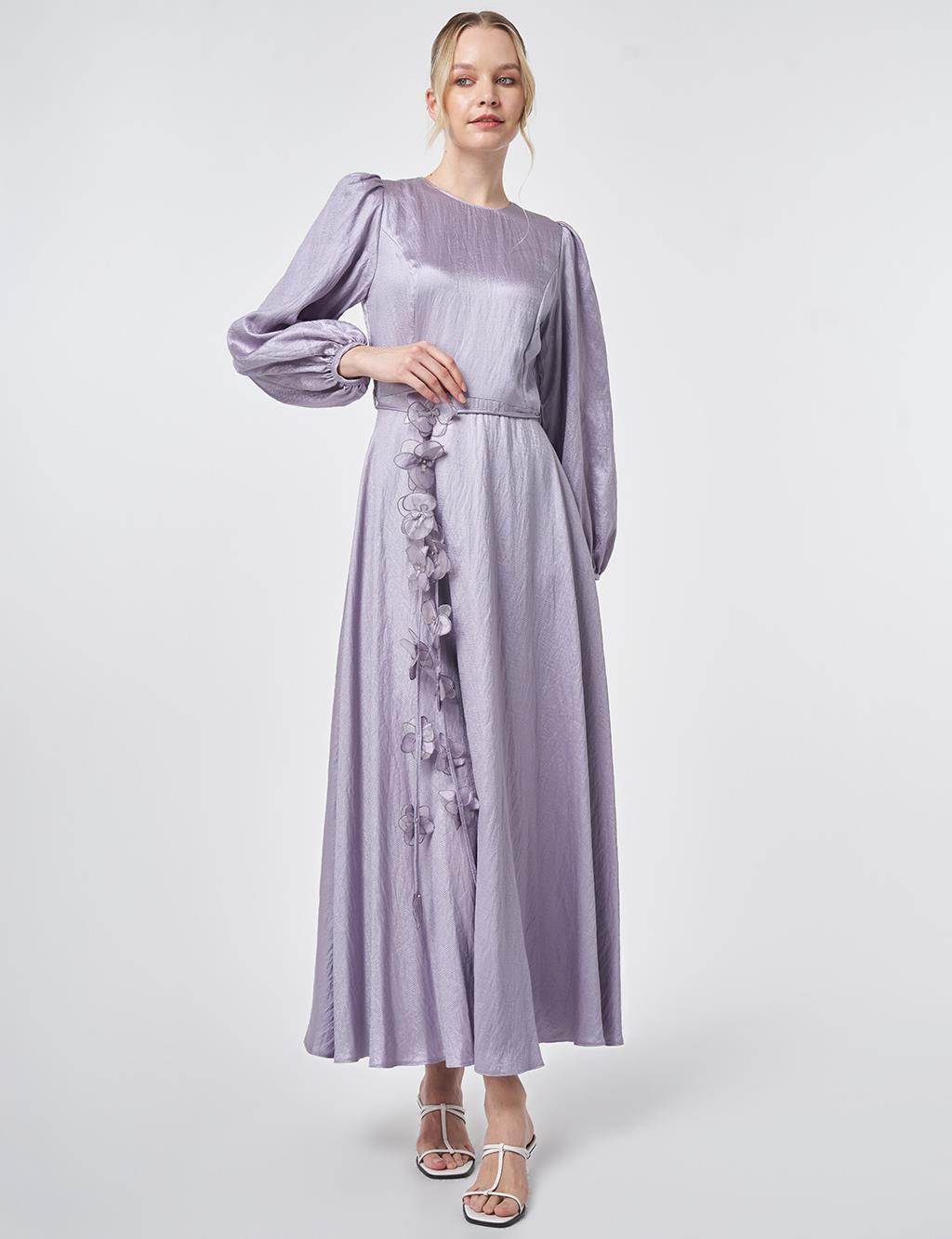 Çiçek Detaylı Saten Elbise Lila 