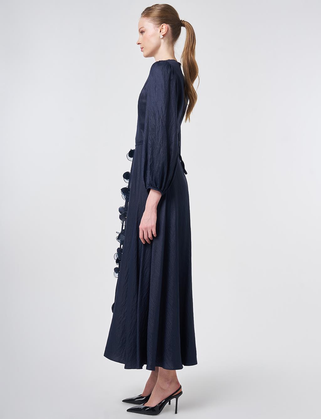 Çiçek Detaylı Saten Elbise Koyu Lacivert 