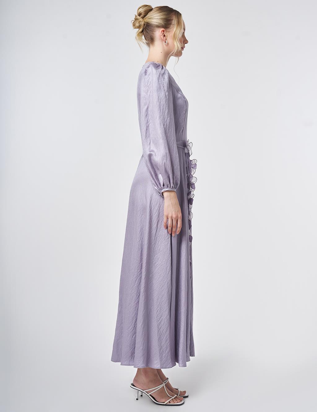 Çiçek Detaylı Saten Elbise Lila 