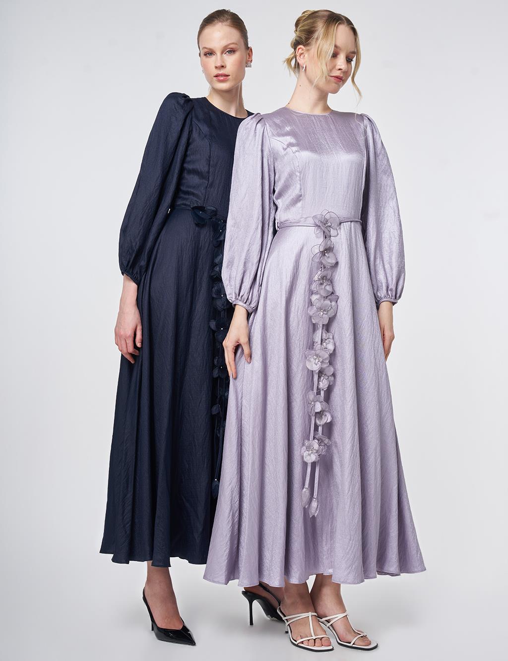 Çiçek Detaylı Saten Elbise Lila 