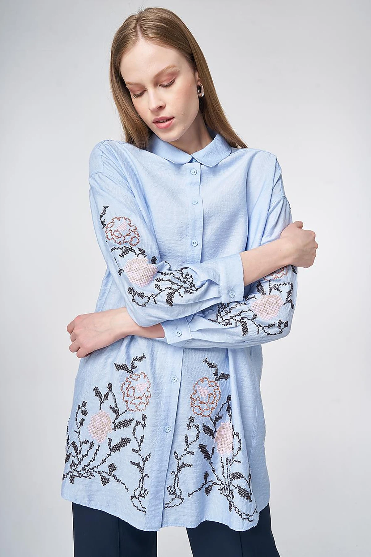Etamine Embroidered Viscose-Cotton Tunic in Dust Smoke