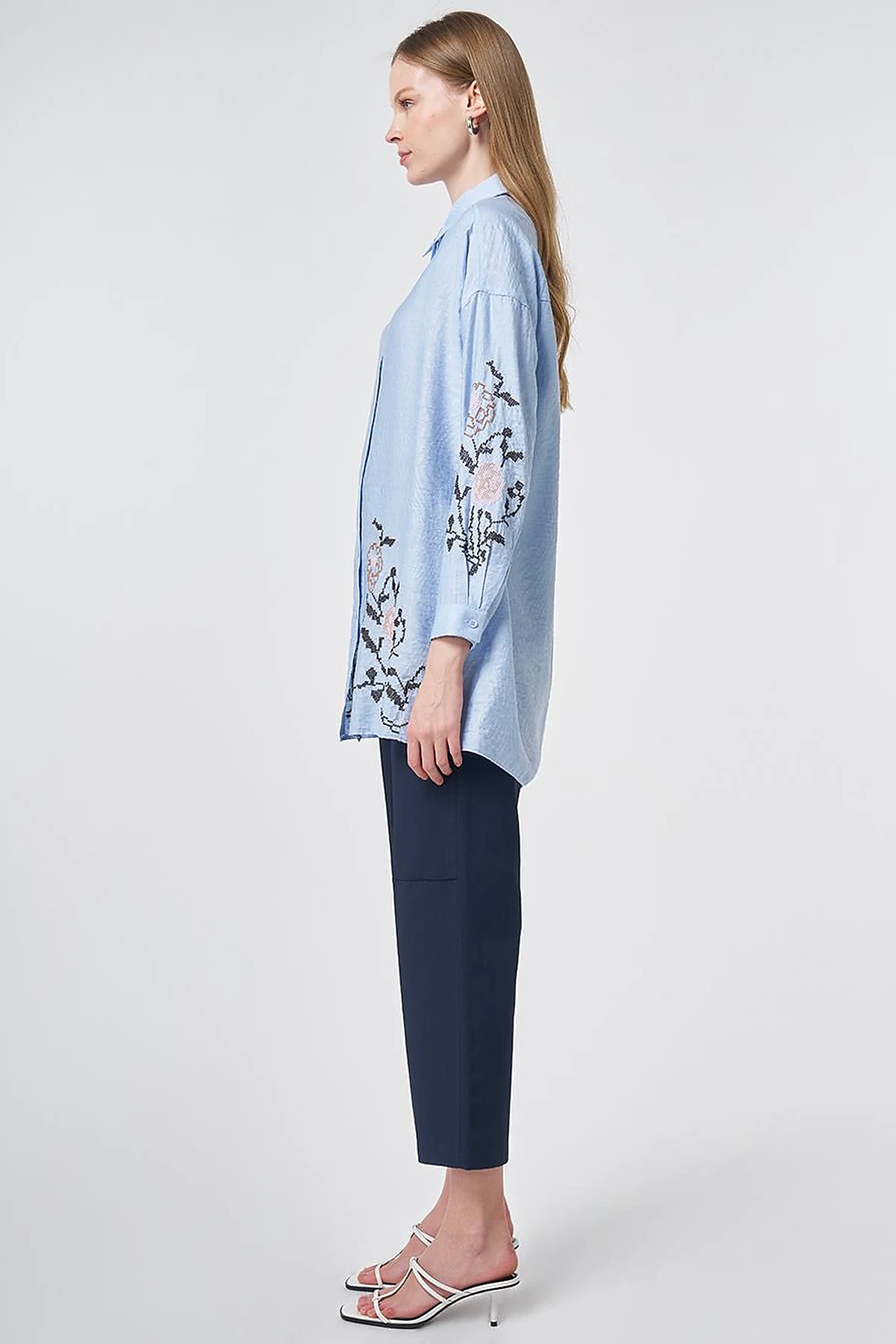 Etamine Embroidered Viscose-Cotton Tunic in Dust Smoke