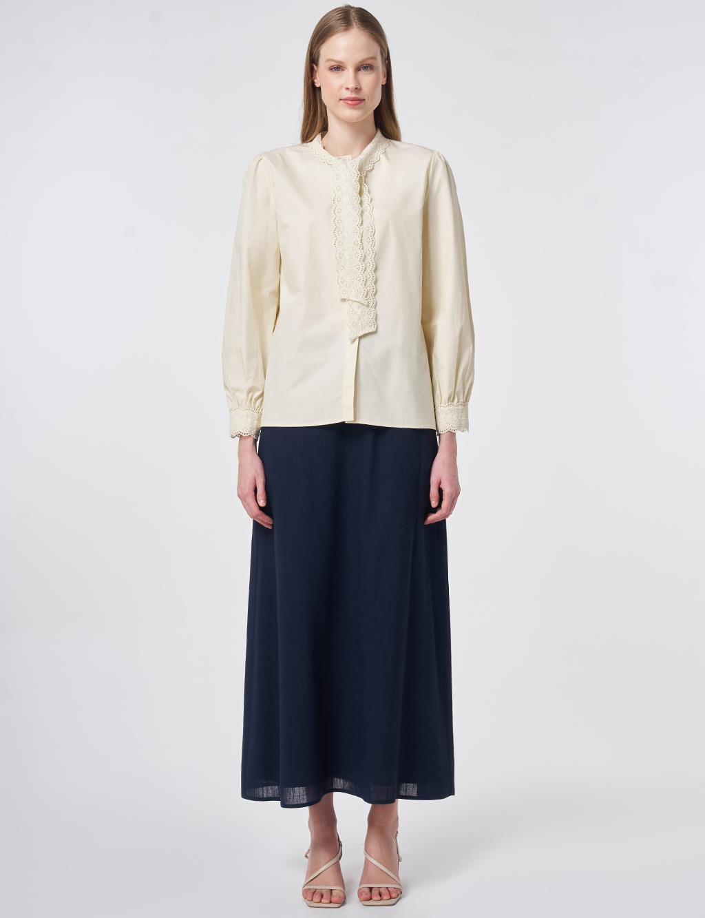 100% Cotton Lace-Trimmed Blouse Cream