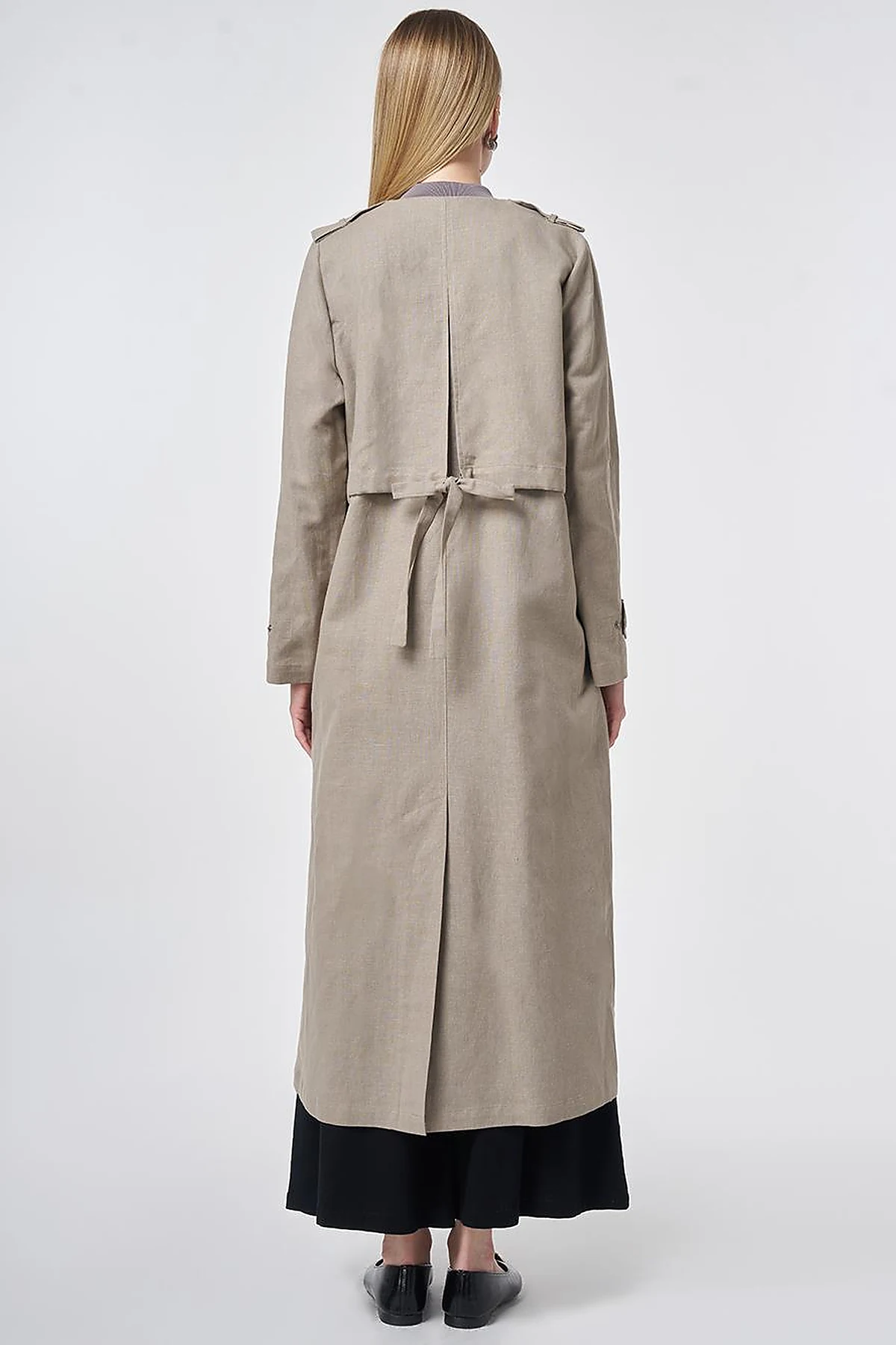 Epaulette-Detail Cotton-Linen Outerwear in Dark Mink