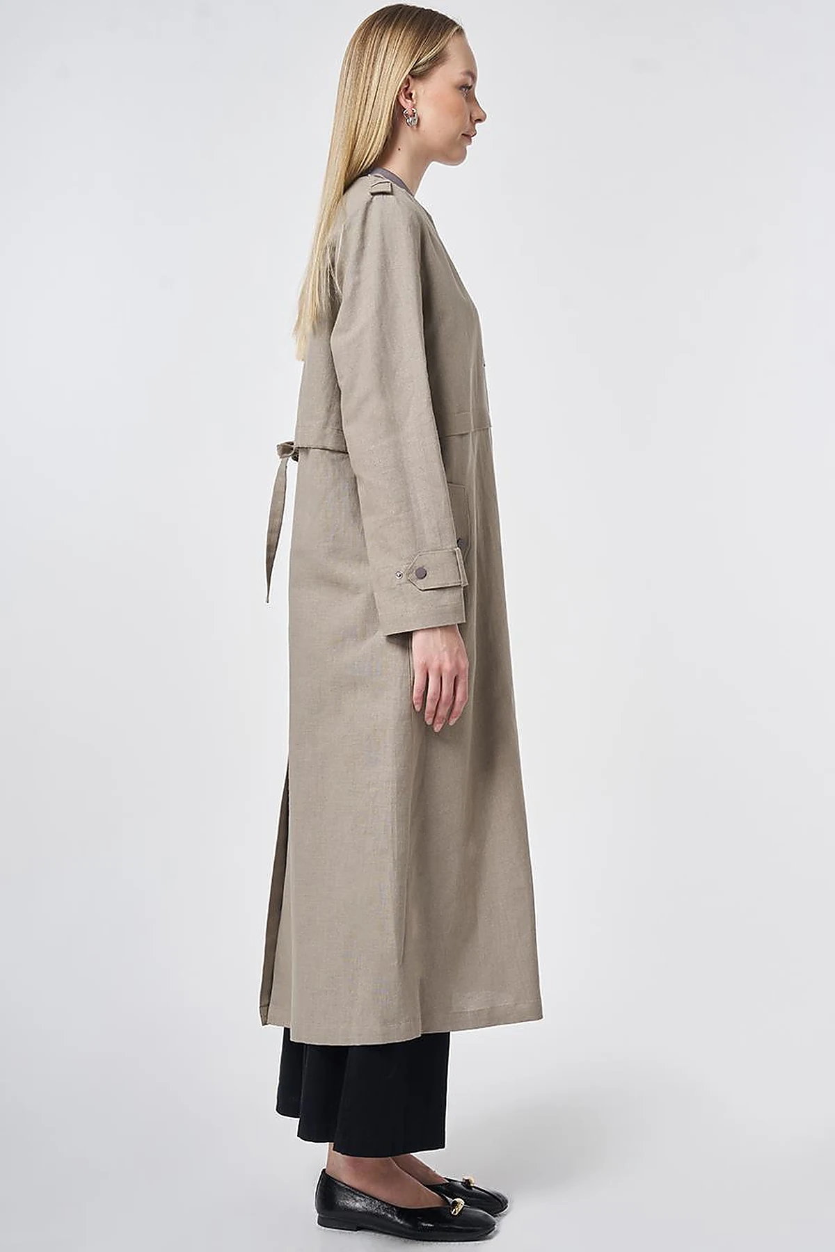 Epaulette-Detail Cotton-Linen Outerwear in Dark Mink