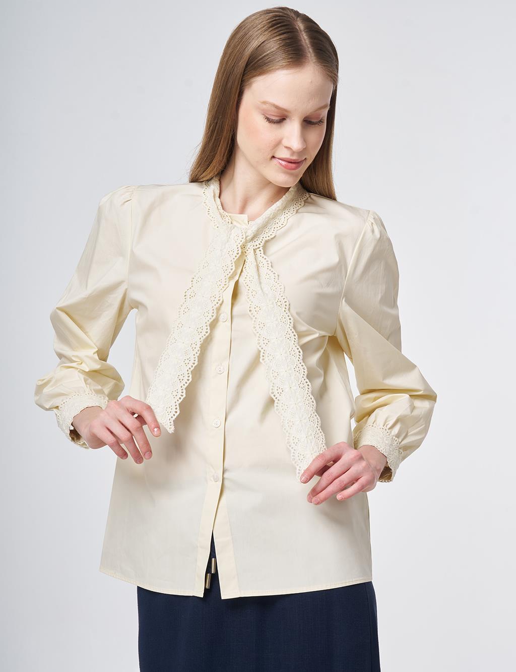 100% Cotton Lace-Trimmed Blouse Cream