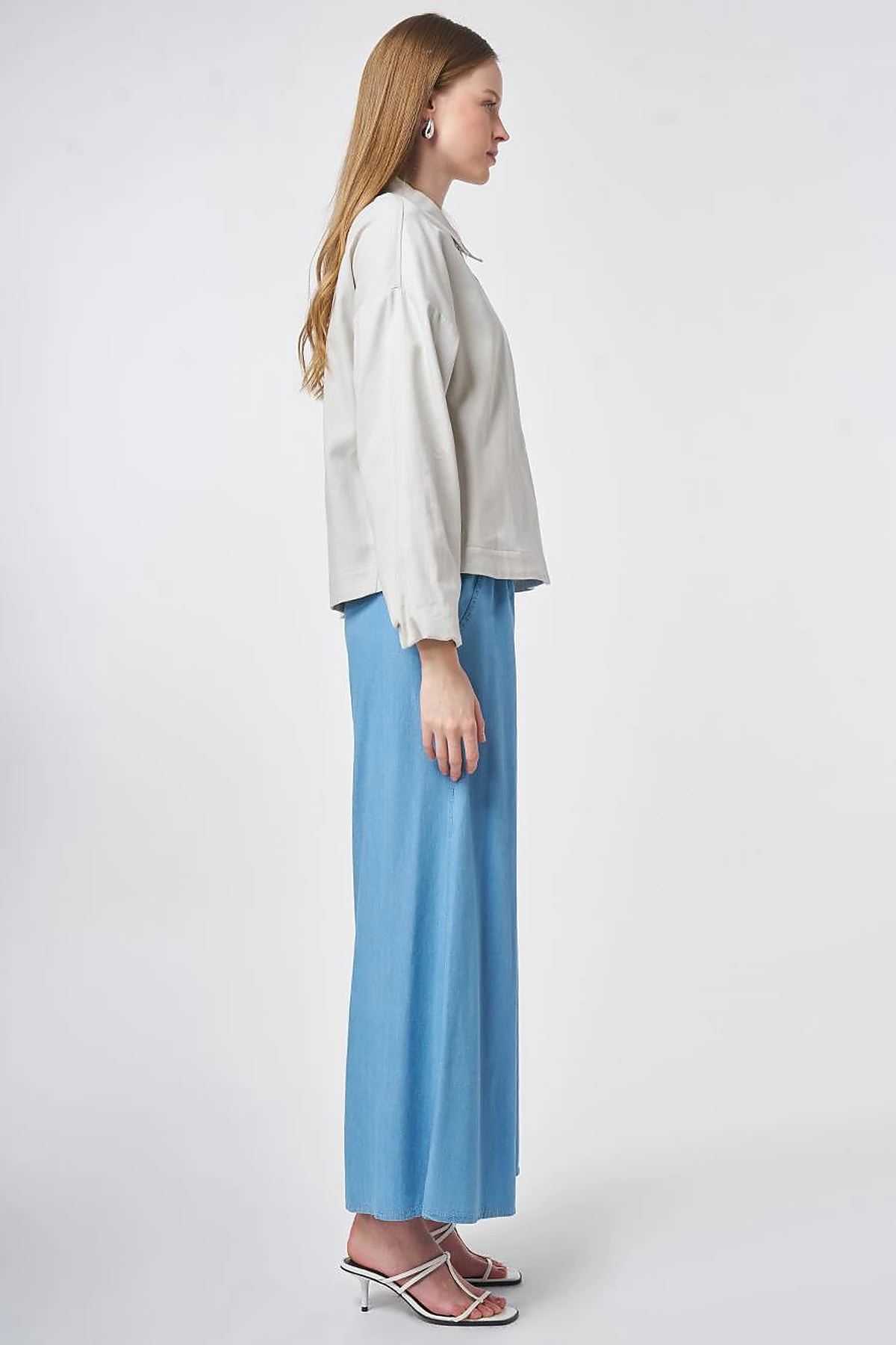 Zip-Closure Non-Denim Cropped Jacket in Gray