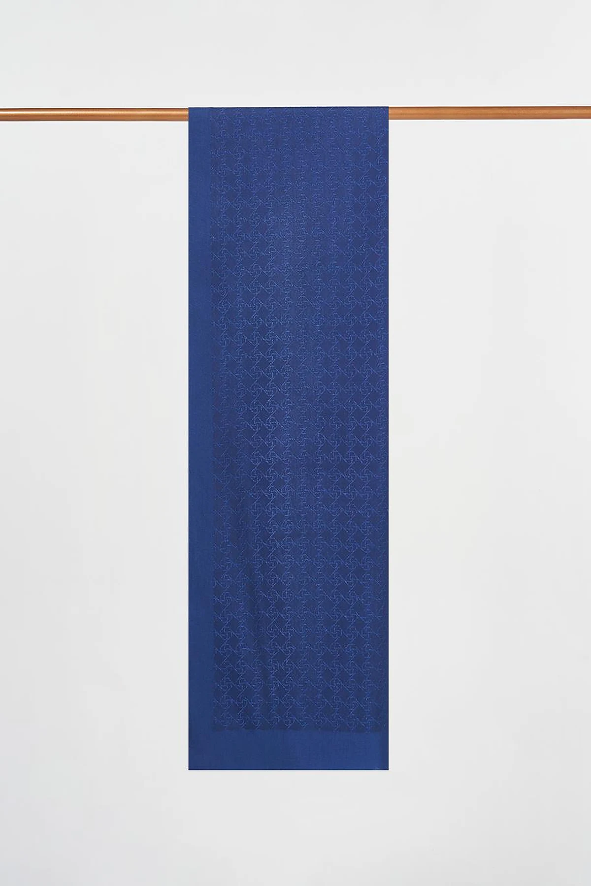 Logo-Detail Lyocell Shawl Navy
