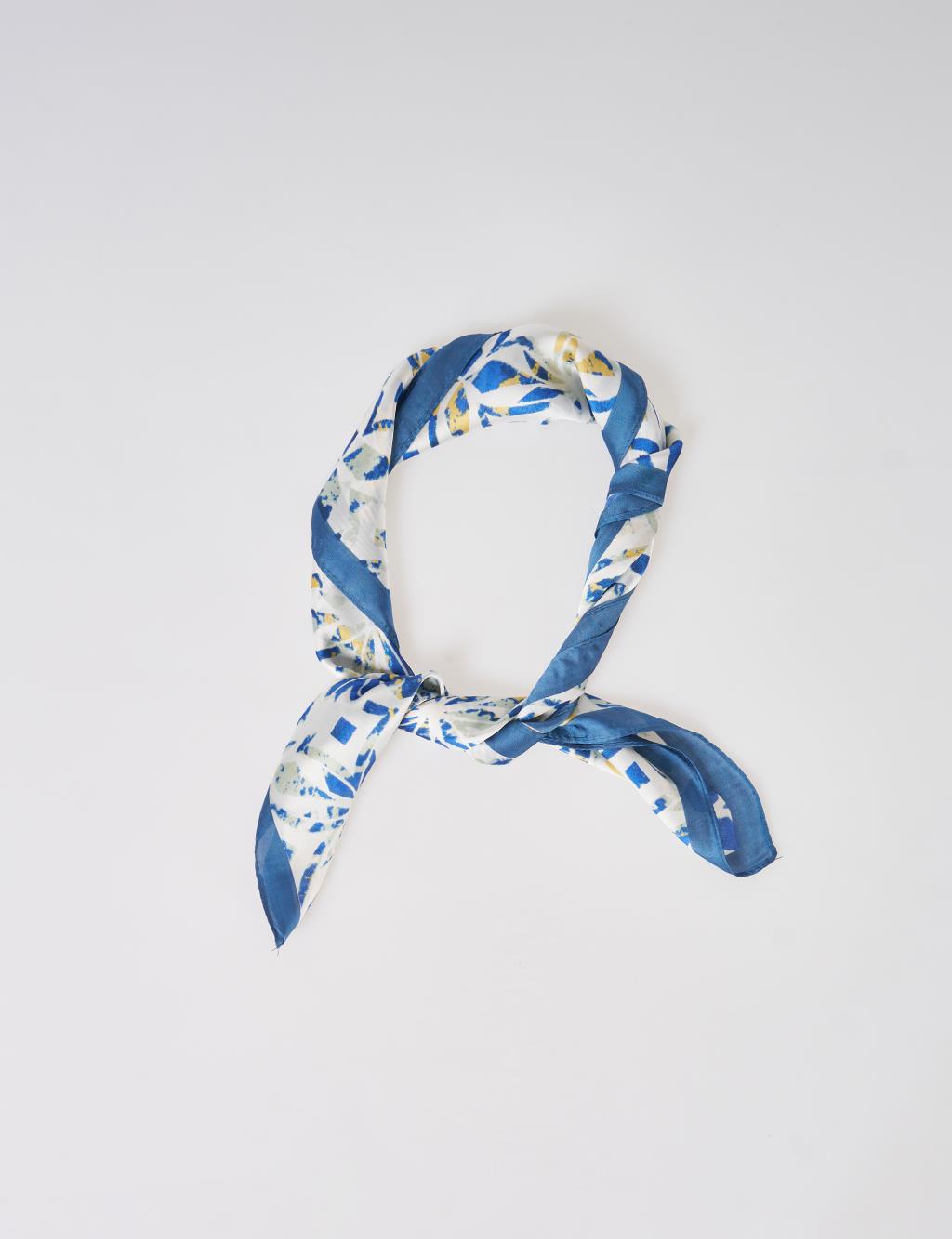 White-Ice Blue Clover Pattern Scarf