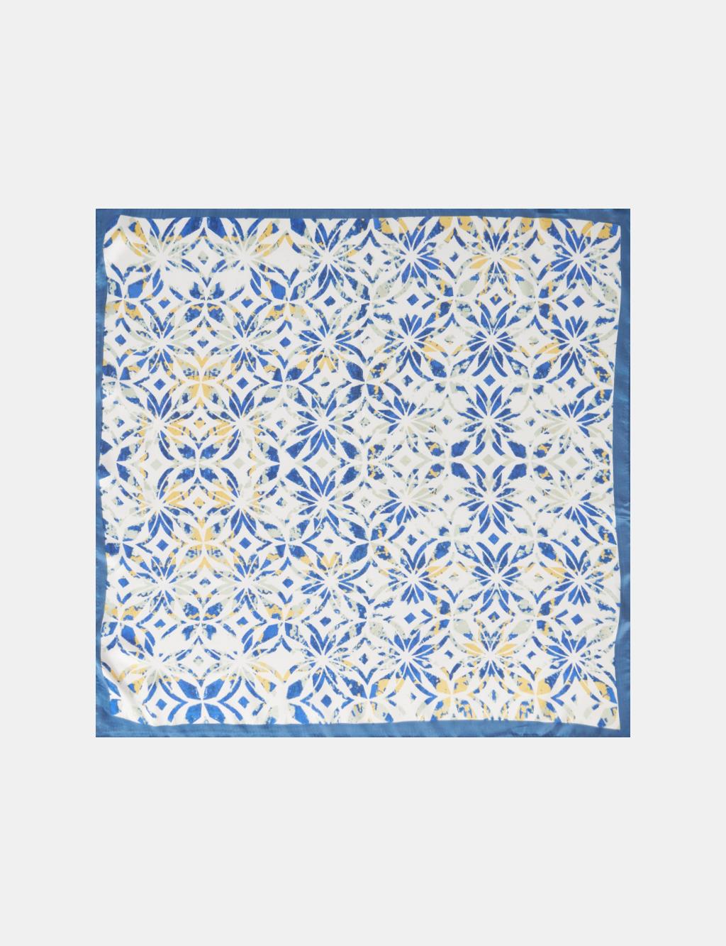 White-Ice Blue Clover Pattern Scarf