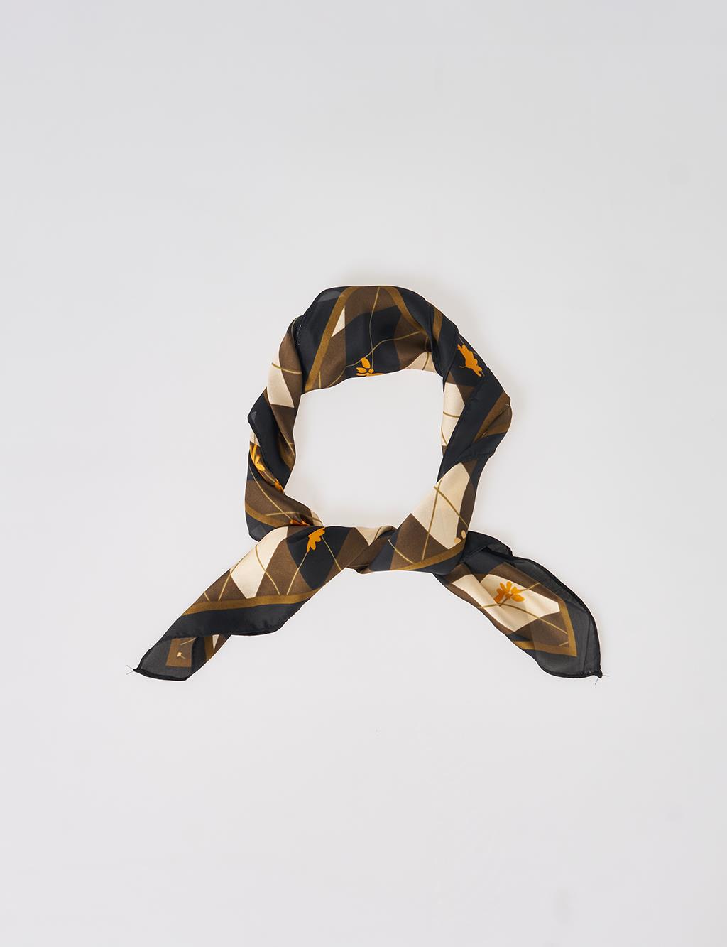Brown-Ecru Diamond Pattern Scarf