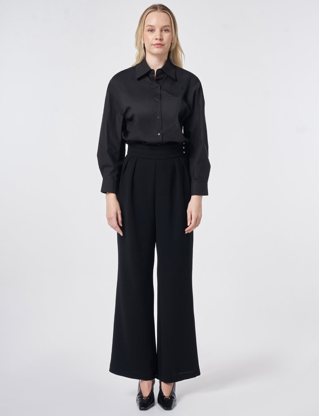 Pleated Crepe Trousers Black