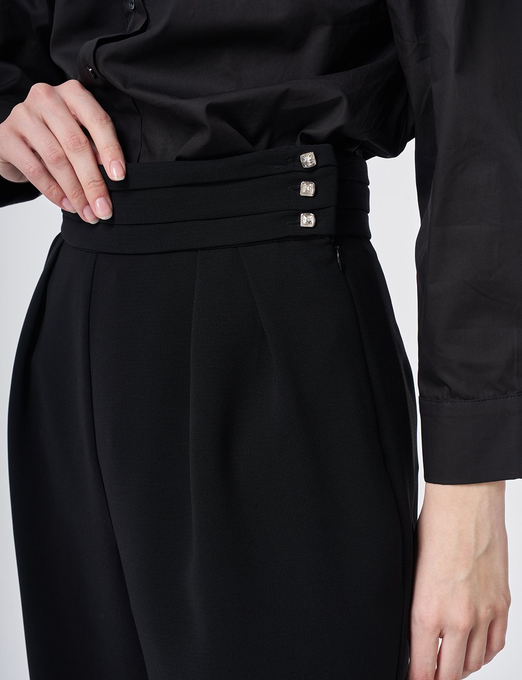Pleated Crepe Trousers Black