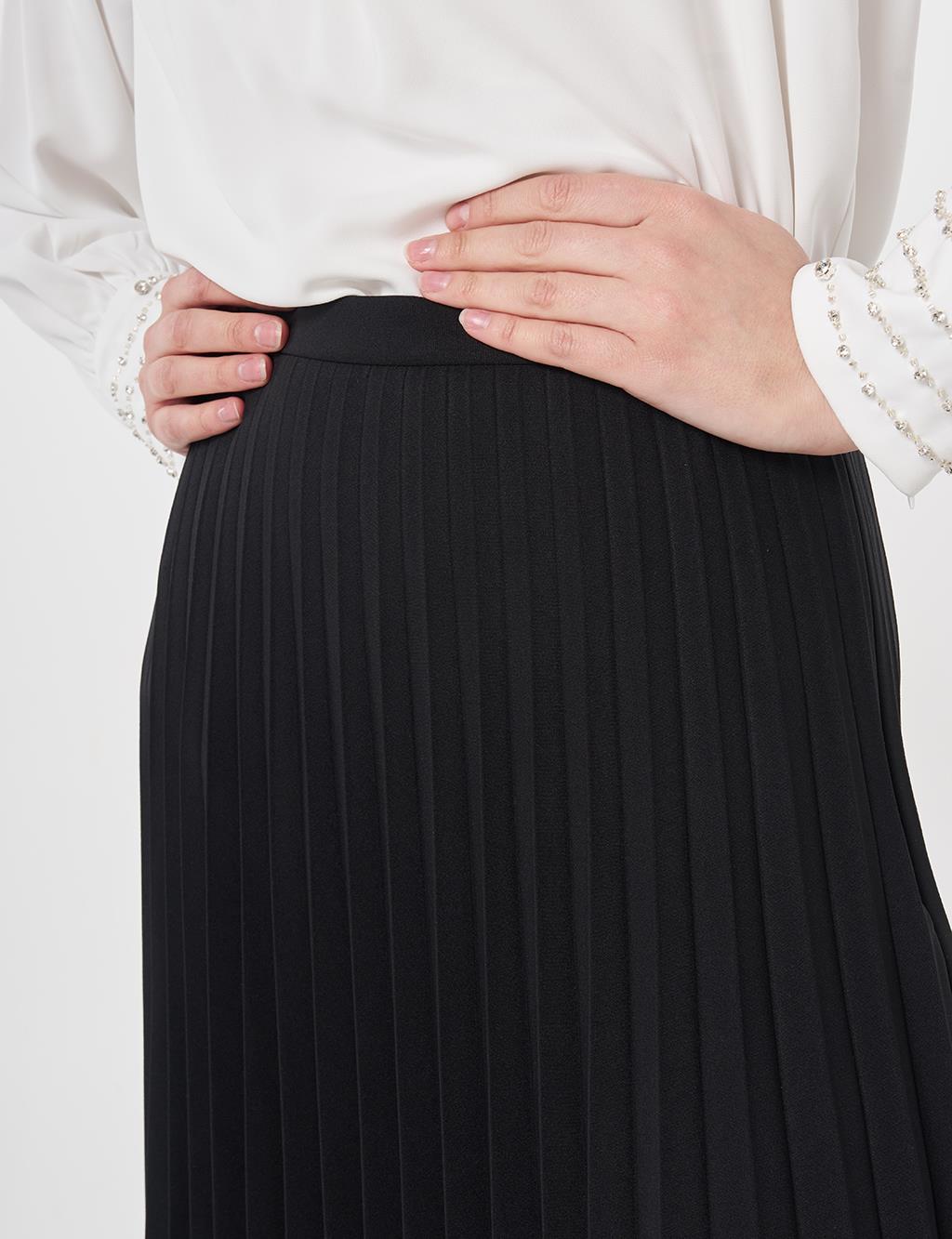 Zipped Pleated Skirt Black