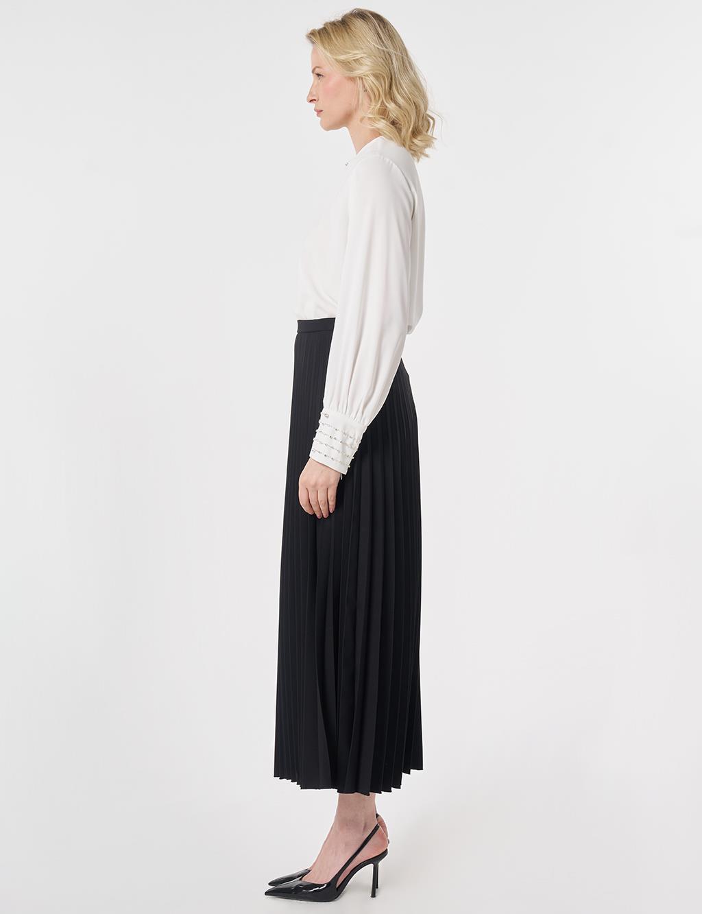 Zipped Pleated Skirt Black