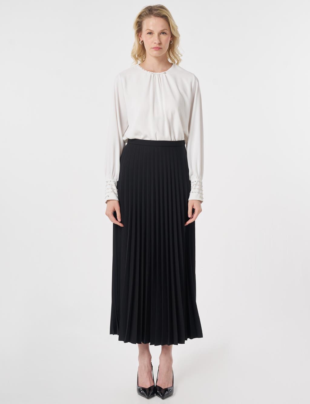 Zipped Pleated Skirt Black
