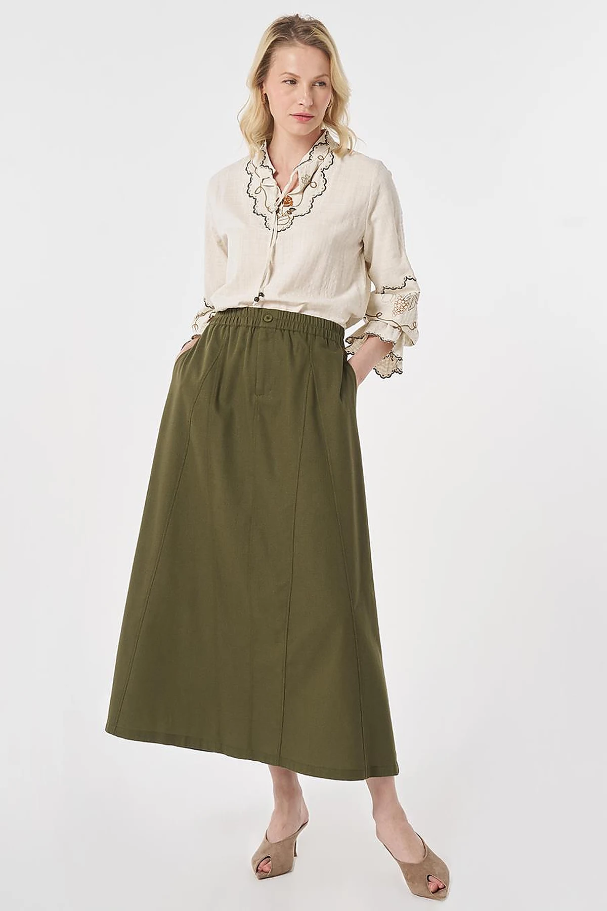 Piece Stitched Bell Skirt Khaki