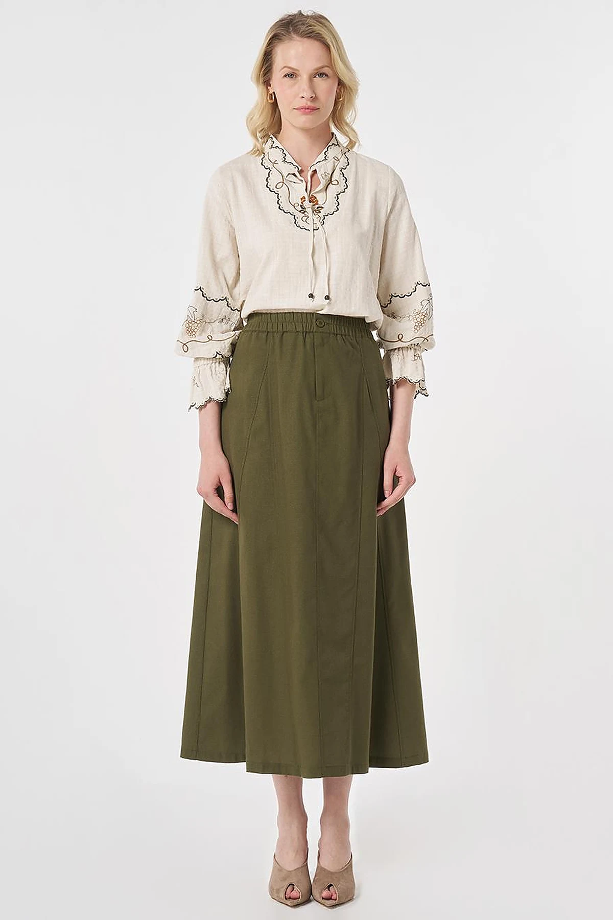 Piece Stitched Bell Skirt Khaki