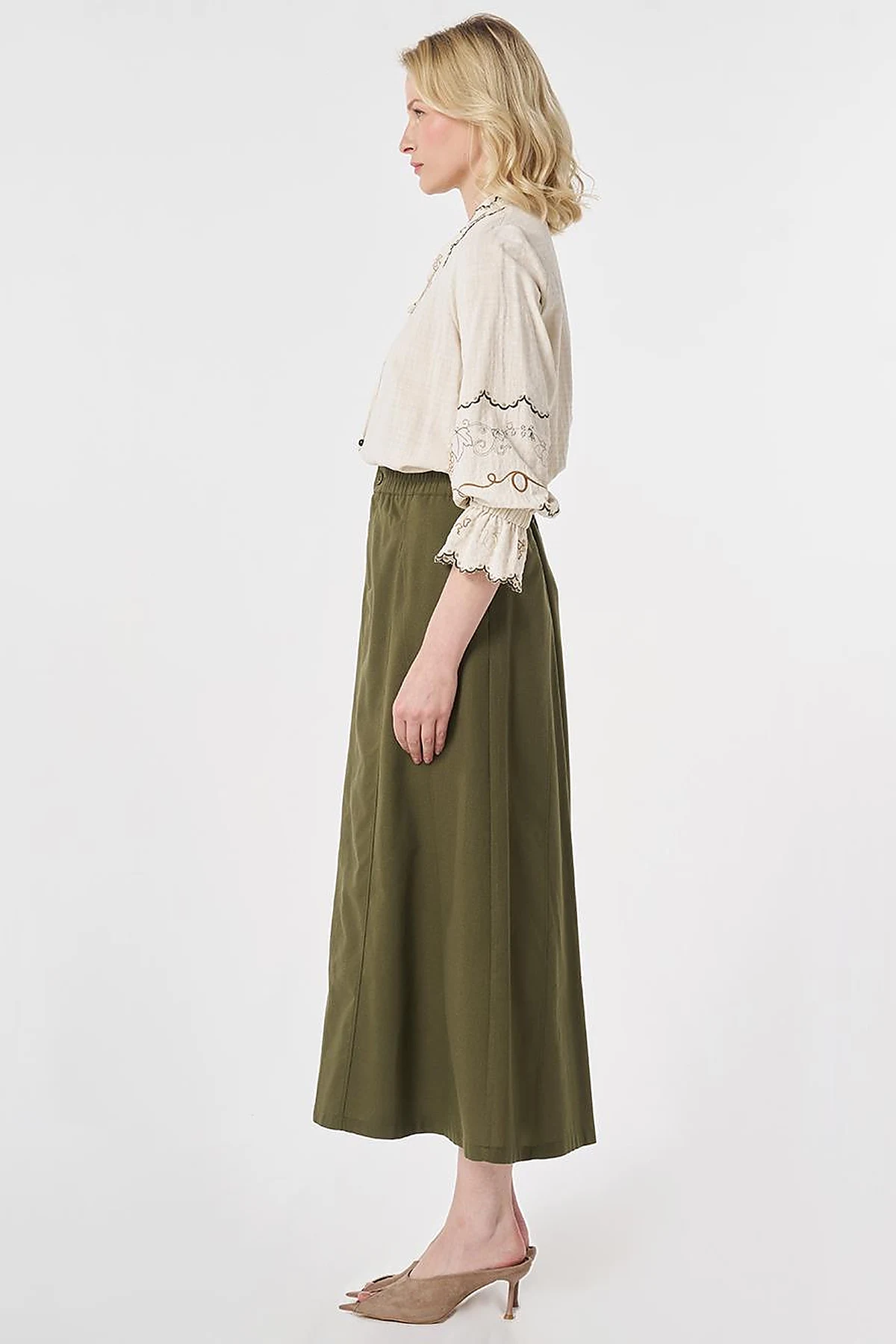 Piece Stitched Bell Skirt Khaki