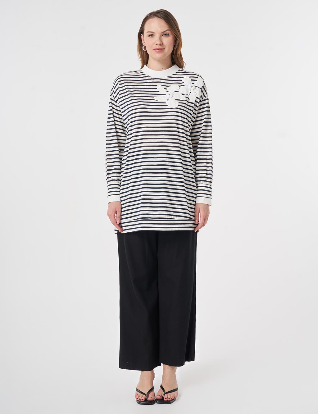 Embroidered Appliqué Stripe Pattern Knitted Sweatshirt Dark Navy