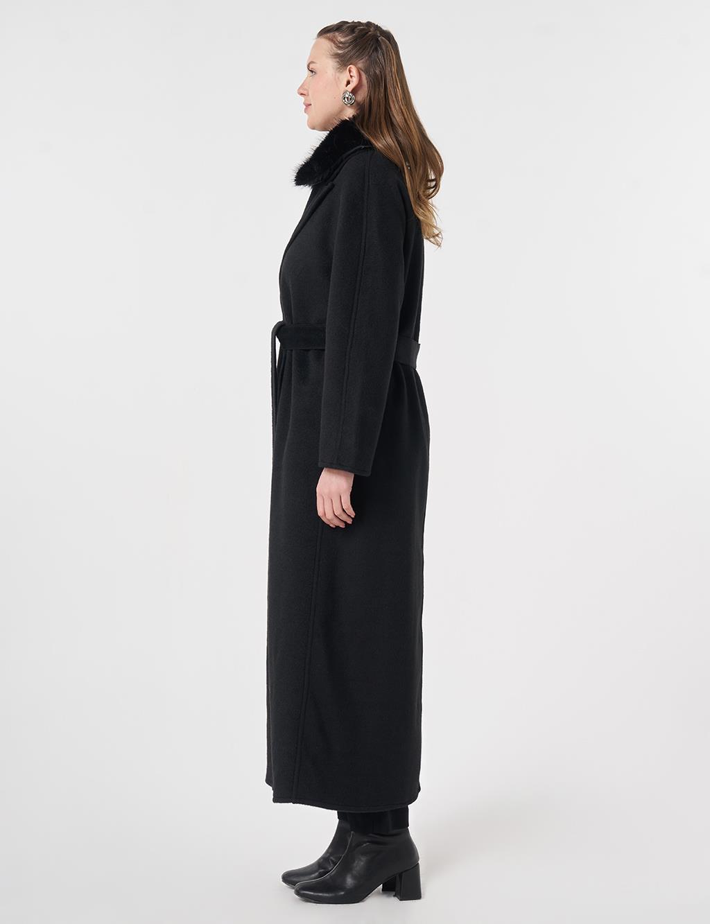 Detachable Faux Fur Collar Wool Coat in Black 