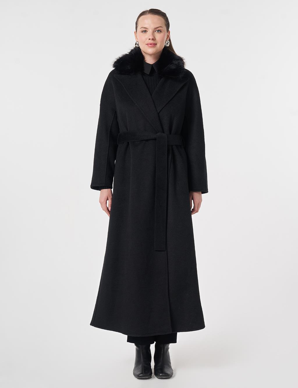 Detachable Faux Fur Collar Wool Coat in Black 