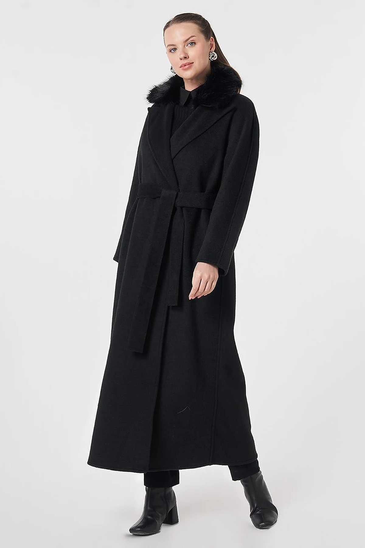 Detachable Faux Fur Collar Wool Coat in Black 