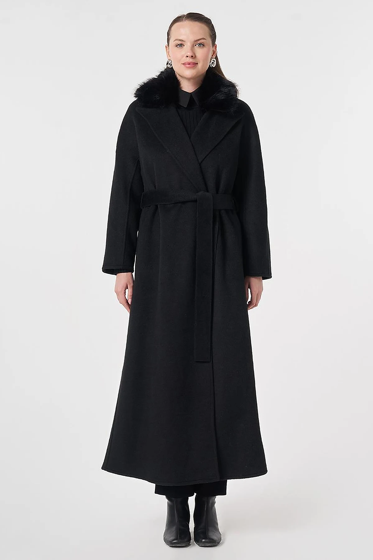 Detachable Faux Fur Collar Wool Coat in Black 