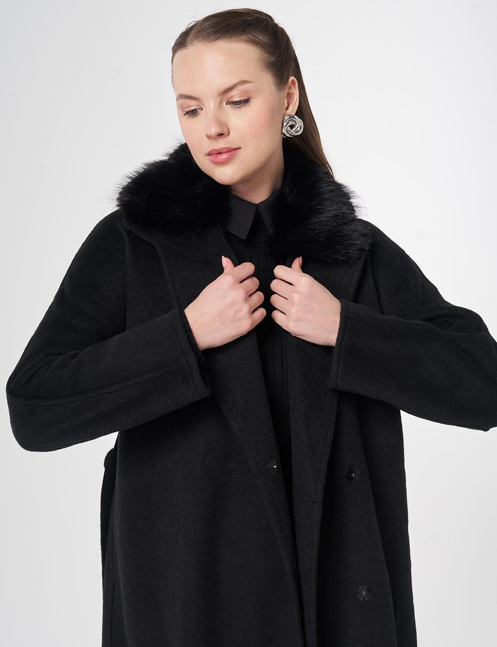 Detachable Faux Fur Collar Wool Coat in Black 